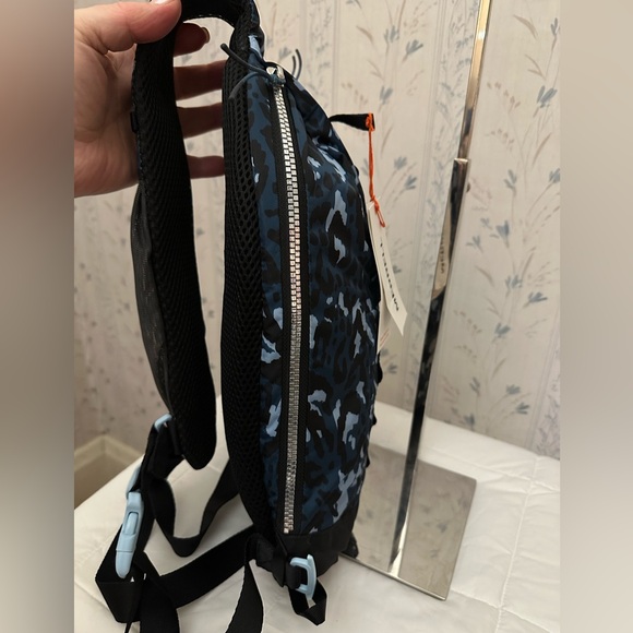 Merrell Black and Blue Camo Sling Bag - Picture 11 of 14